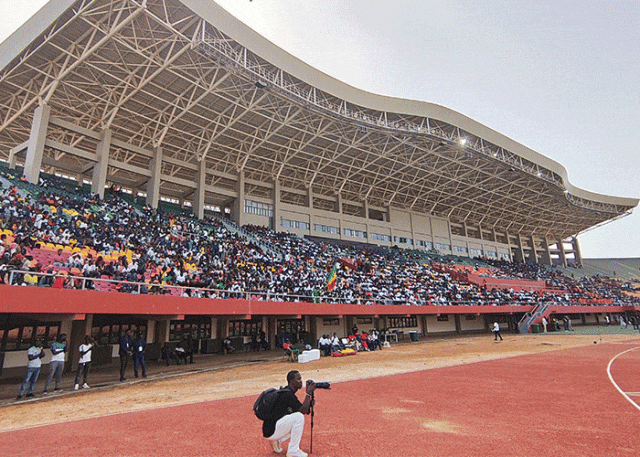 中国建筑实施的援塞内加尔4座体育场项目承办多场国家级赛事（2）.gif