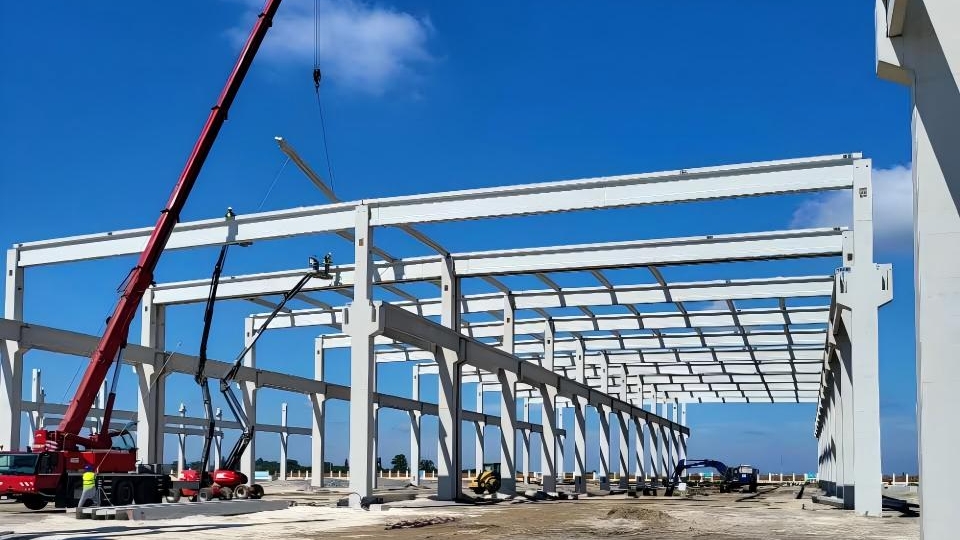 中国建筑塞尔维亚鲁马市机械设备制造基地提前通过竣工验收3.jpg 中国建筑塞尔维亚鲁马市机械设备制造基地提前通过竣工验收3.jpg