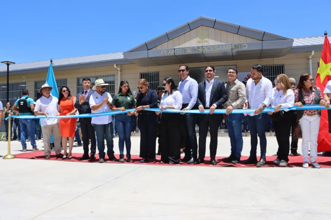 中国建筑承建的中国援洪都拉斯农业学校项目竣工 2.png